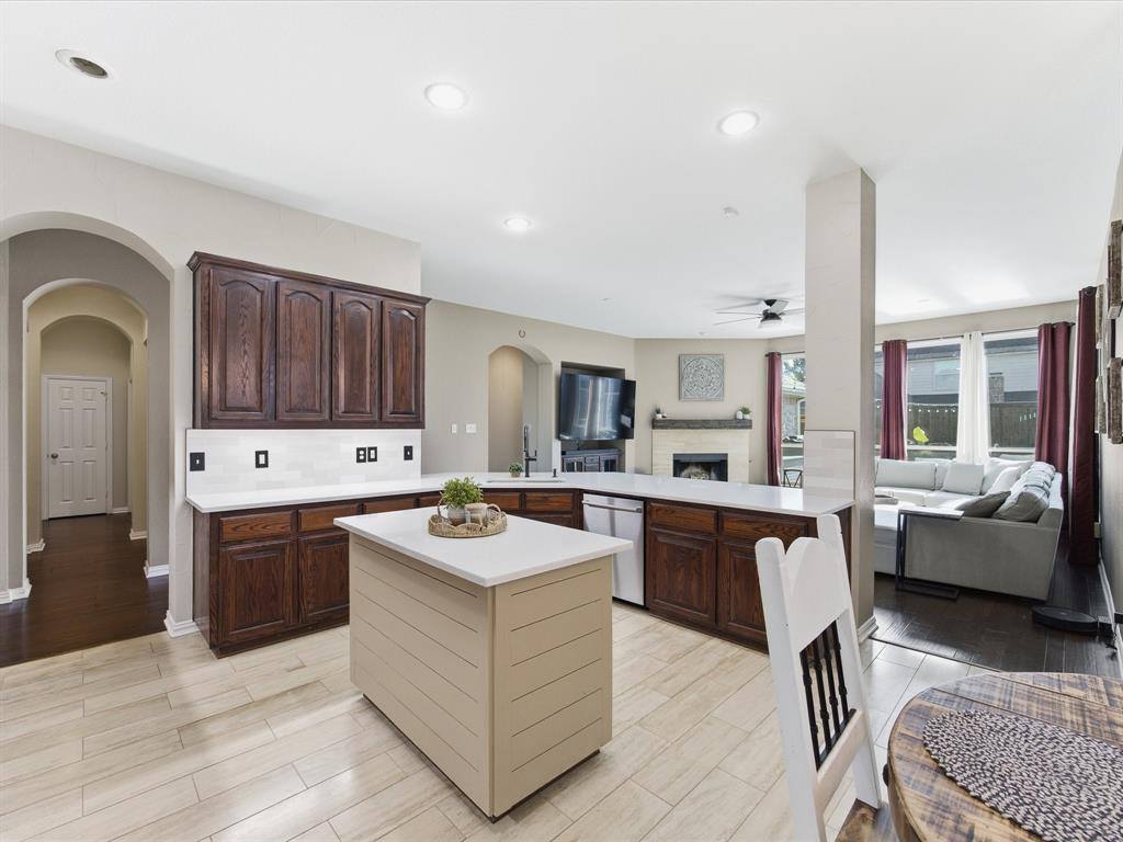 1704 Yarmouth Lane, Mansfield, TX 76063