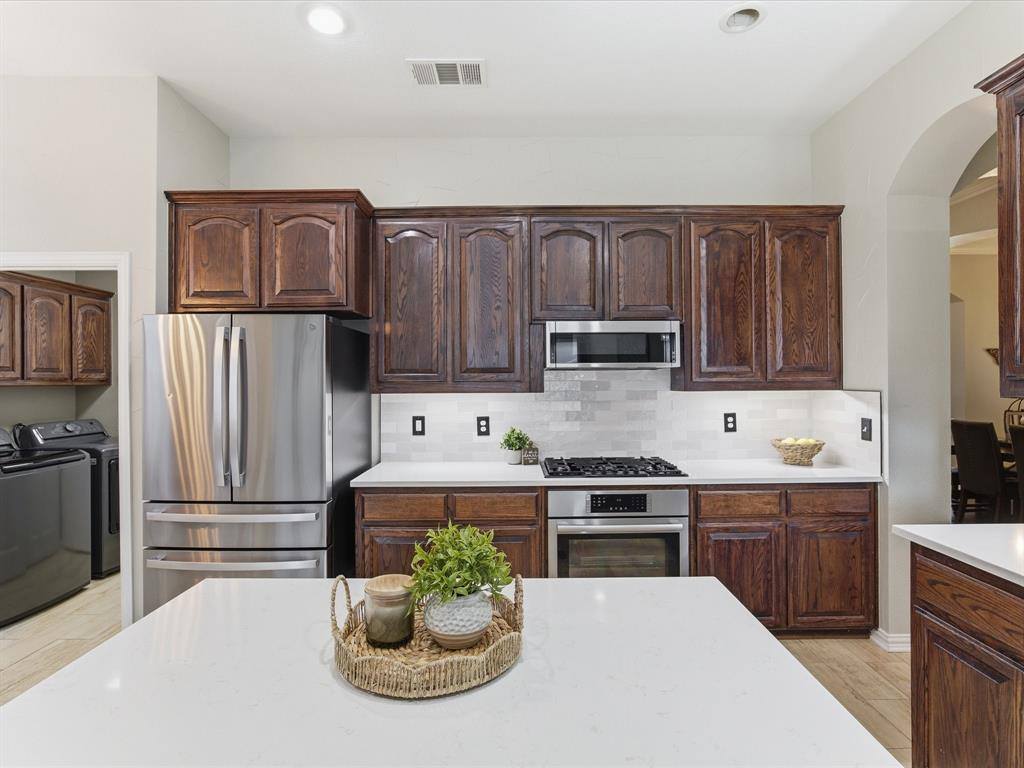 1704 Yarmouth Lane, Mansfield, TX 76063