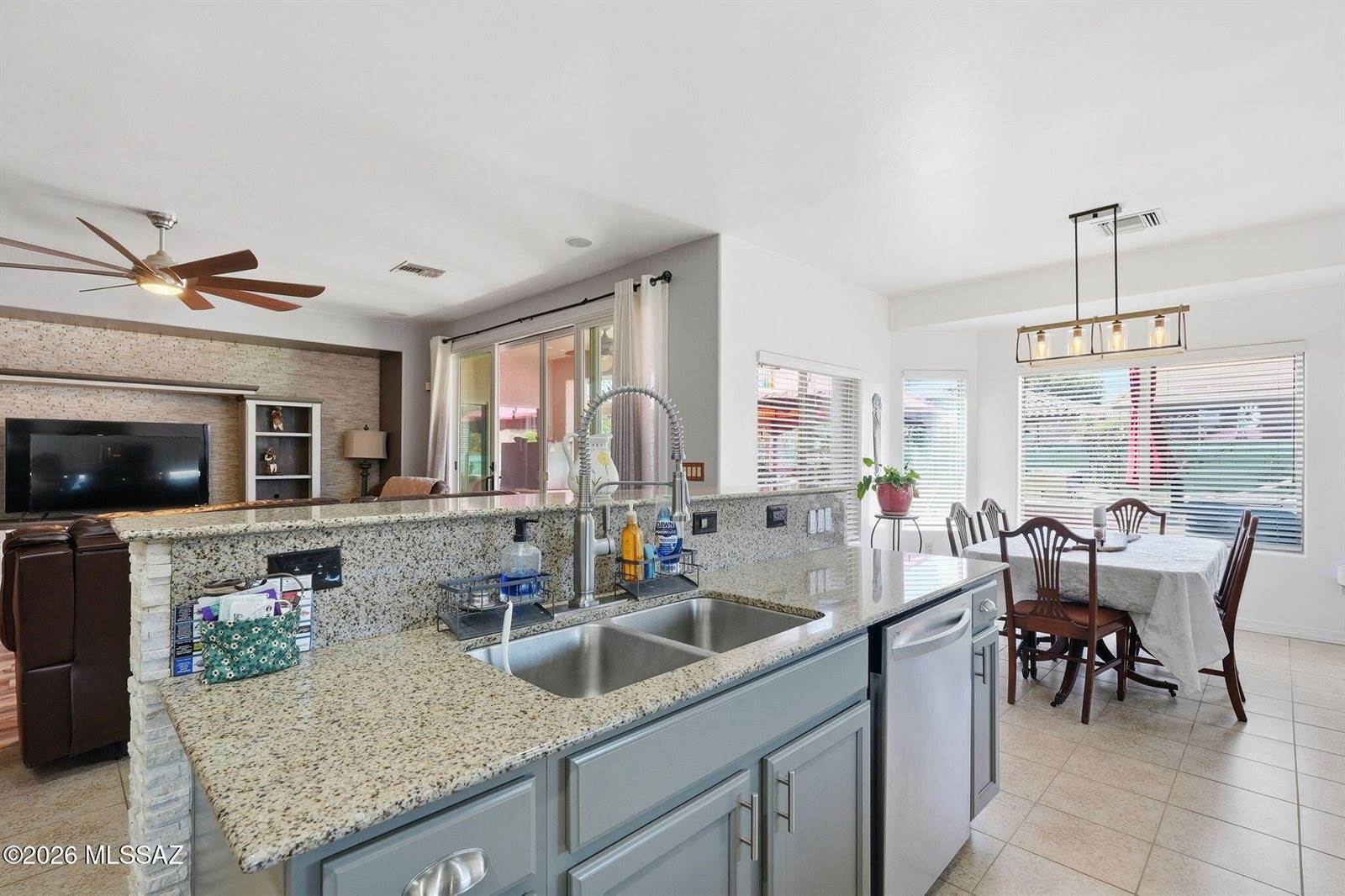 838 East Gunsight Mountain, Sahuarita, AZ 85629