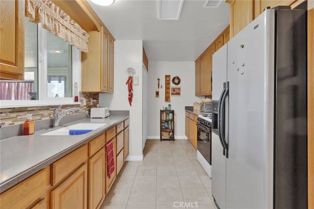 15884 El Centro Street, Hesperia, CA 92345