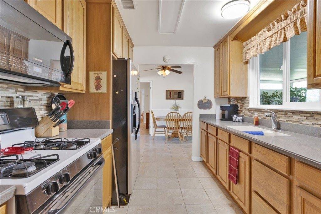 15884 El Centro Street, Hesperia, CA 92345
