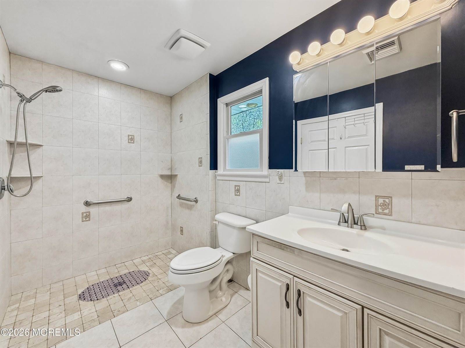 379 East Bird Village Road, Jackson, NJ 08527