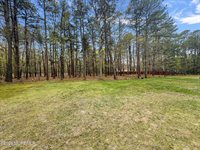 379 East Bird Village Road, Jackson, NJ 08527
