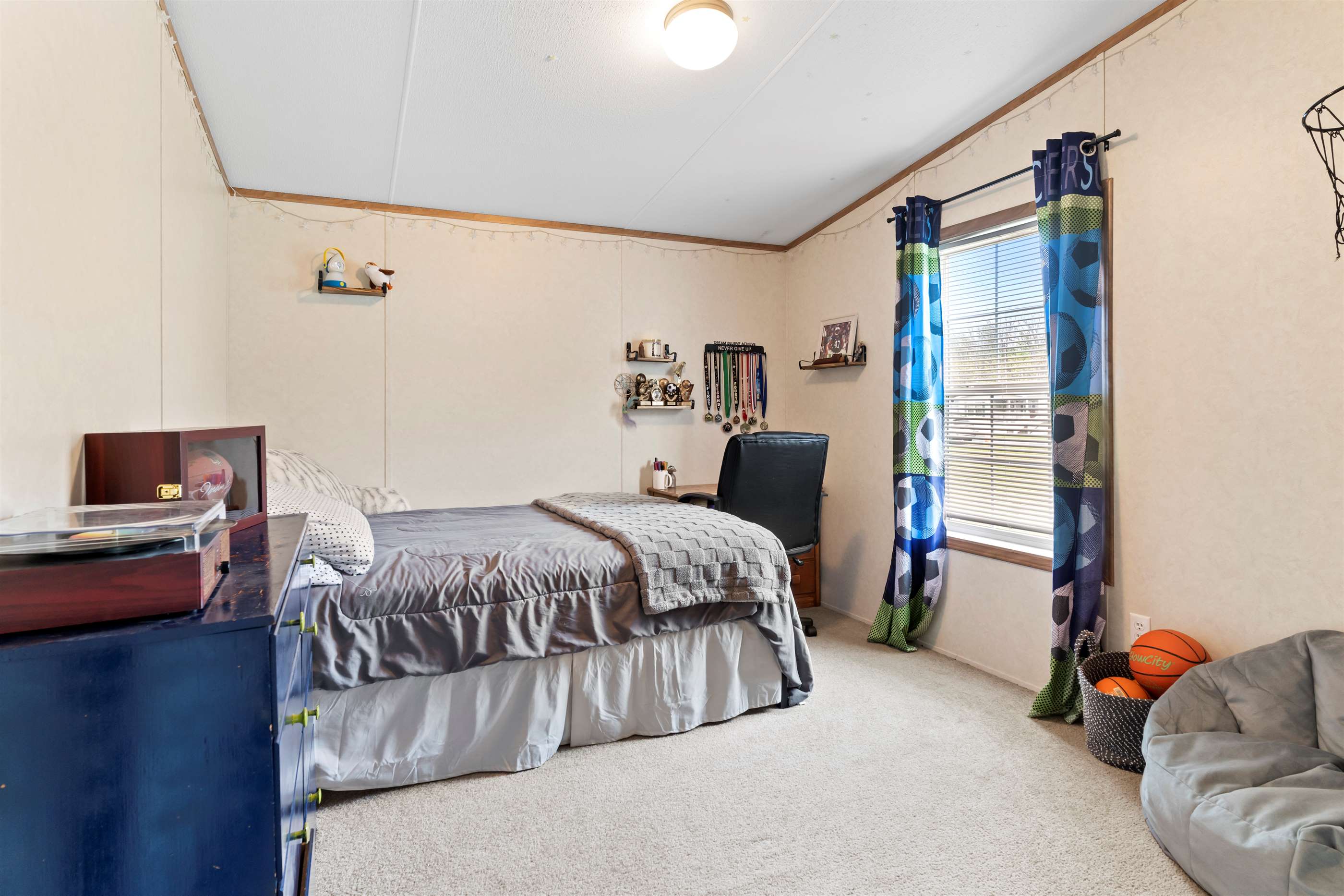 66 Meadowview Drive, New Bloomfield, PA 17068-8235