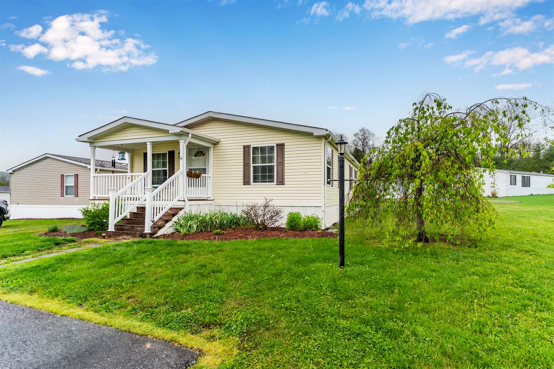 66 Meadowview Drive, New Bloomfield, PA 17068-8235