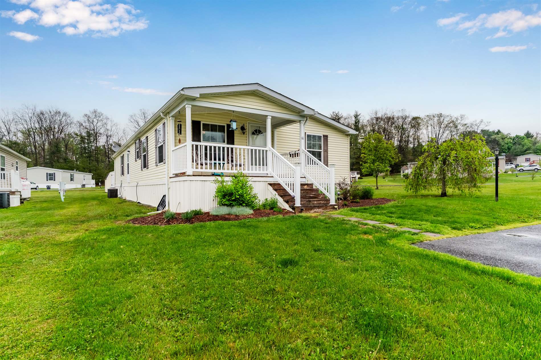 66 Meadowview Drive, New Bloomfield, PA 17068-8235