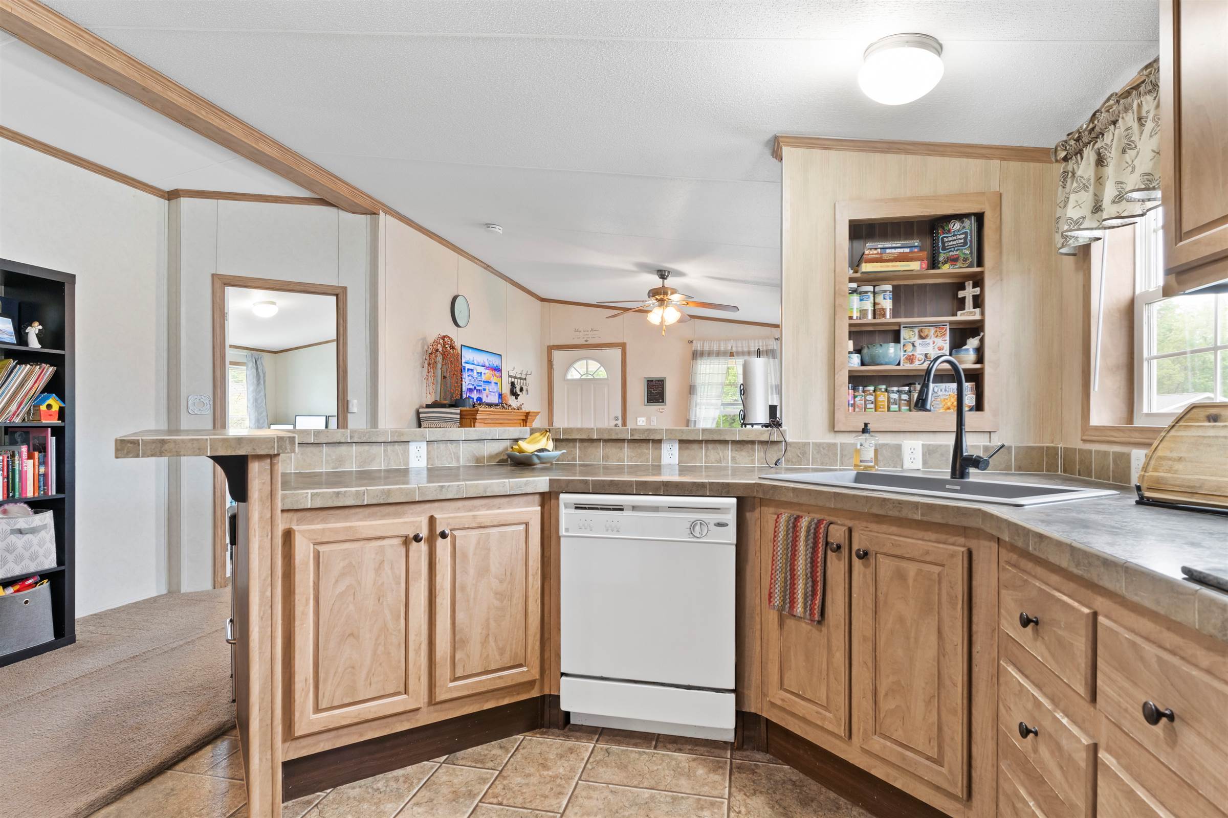 66 Meadowview Drive, New Bloomfield, PA 17068-8235