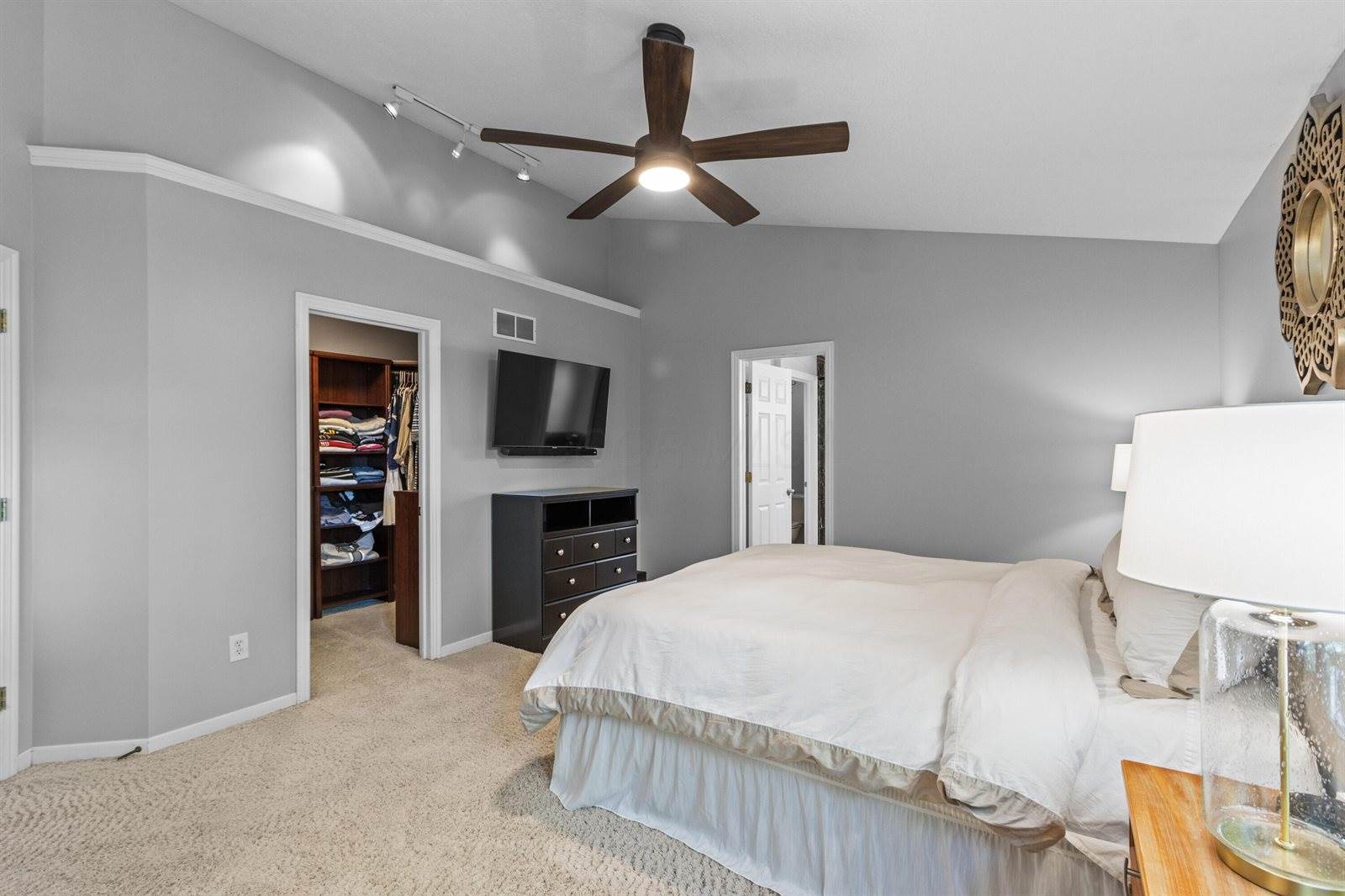 6180 Beaumont Square, Lewis Center, OH 43035
