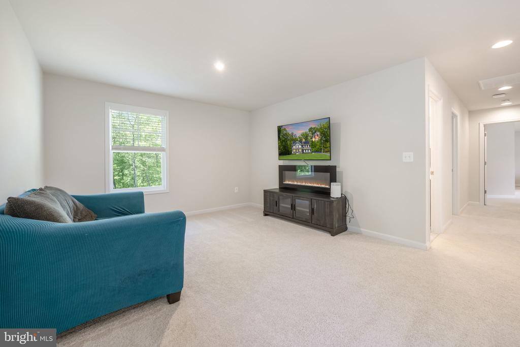 8028 Ashford Drive, Fredericksburg, VA 22407