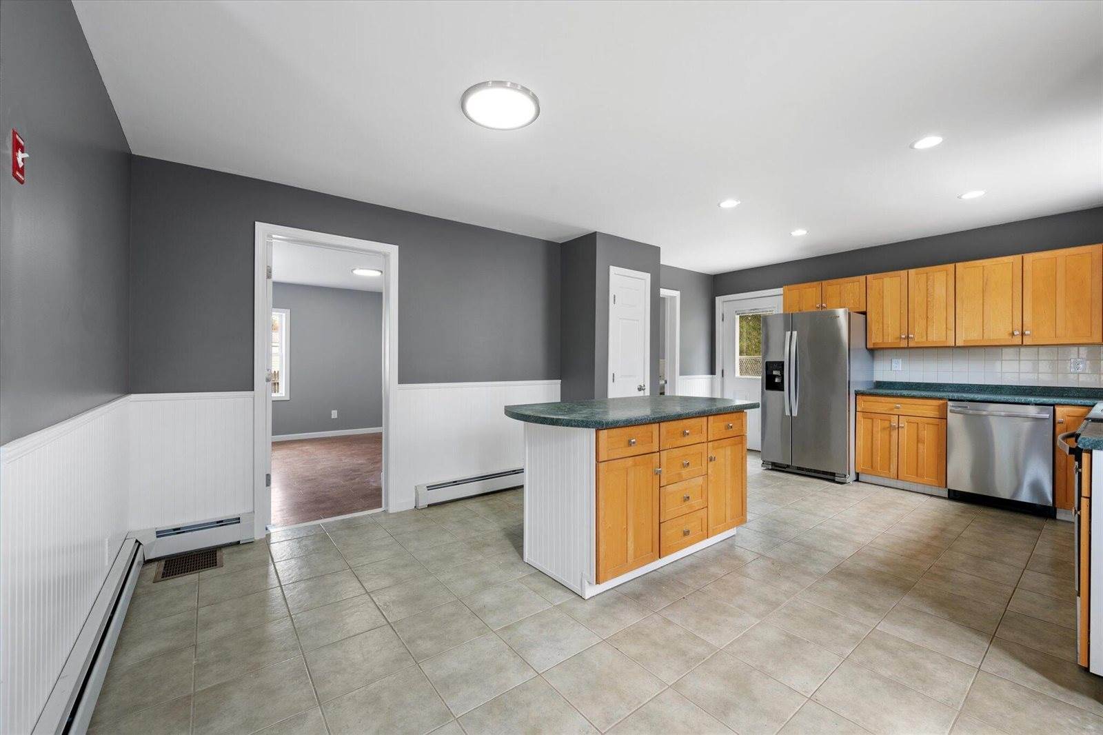 193 Main Street, Milford, ME 04461