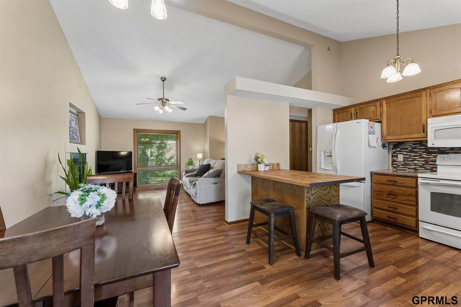 15231 Ontario Street, Omaha, NE 68144