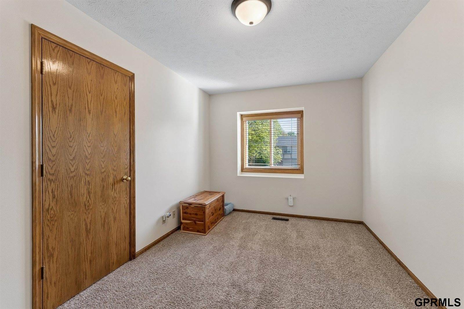 15231 Ontario Street, Omaha, NE 68144