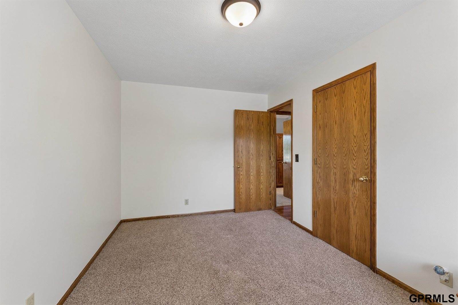 15231 Ontario Street, Omaha, NE 68144