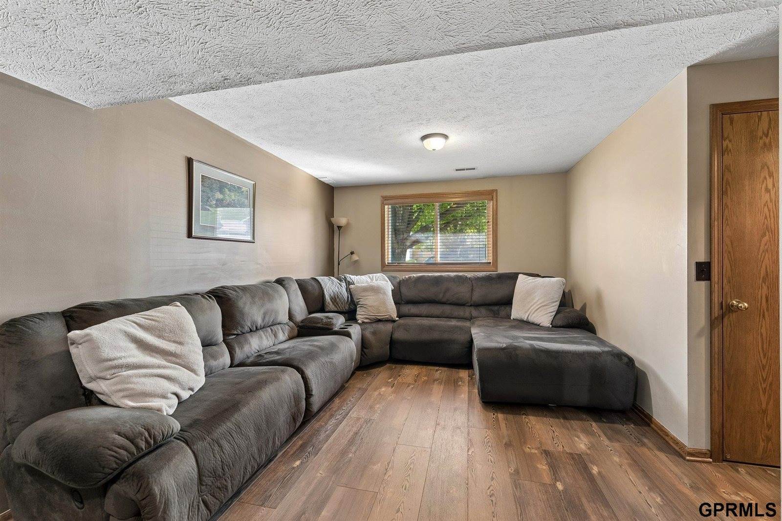 15231 Ontario Street, Omaha, NE 68144