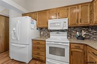 Listing Photo 10