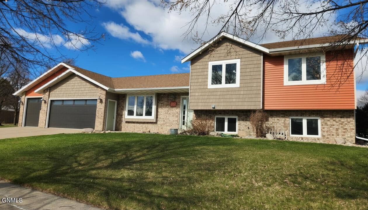 2630 Henry Street, Bismarck, ND 58503