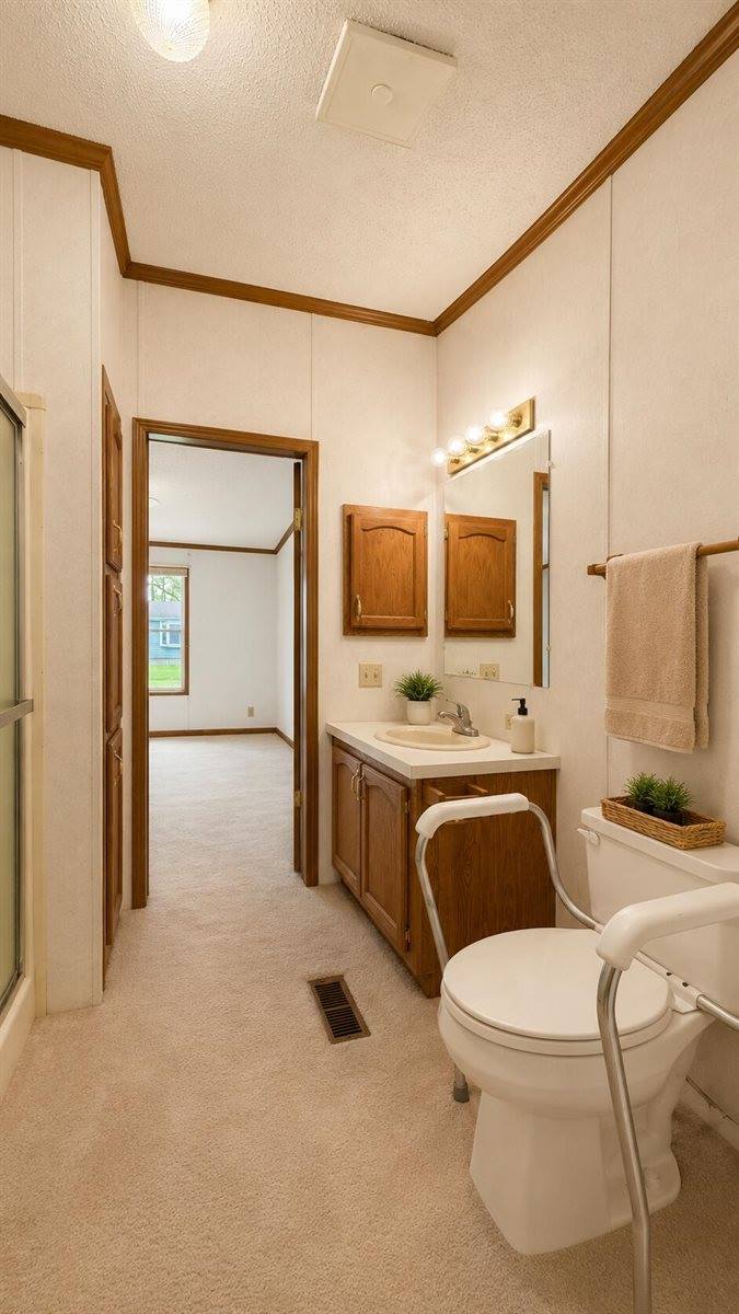 2900 Pointer Drive, Saginaw, MI 48609