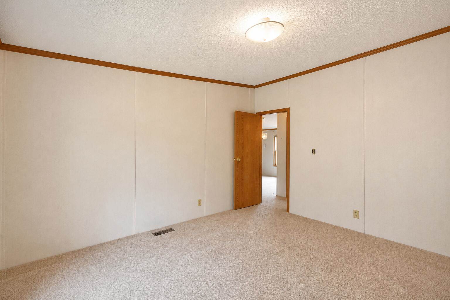 2900 Pointer Drive, Saginaw, MI 48609
