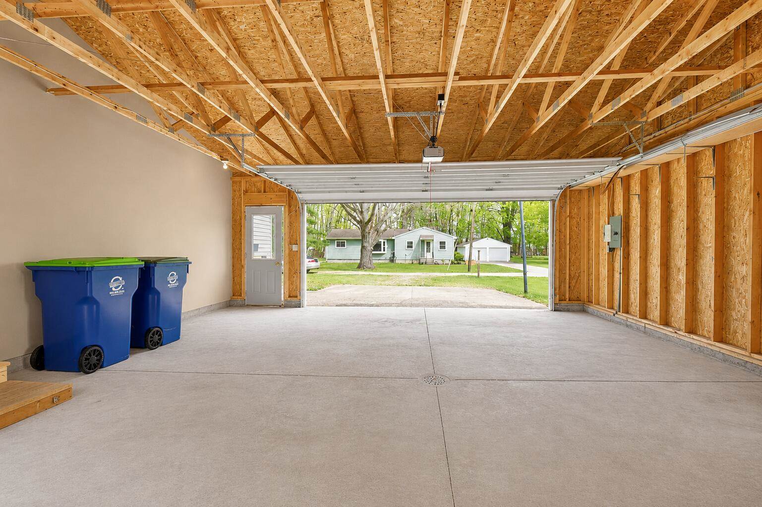 2900 Pointer Drive, Saginaw, MI 48609