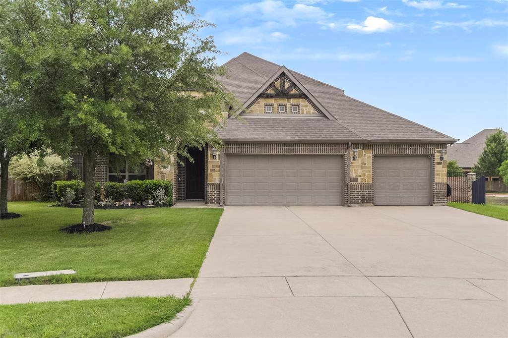 2701 Elmwood Drive, Burleson, TX 76028