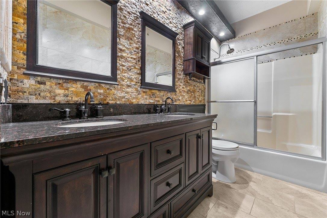 1303 Red Tail Hawk Court, Boardman, OH 44512