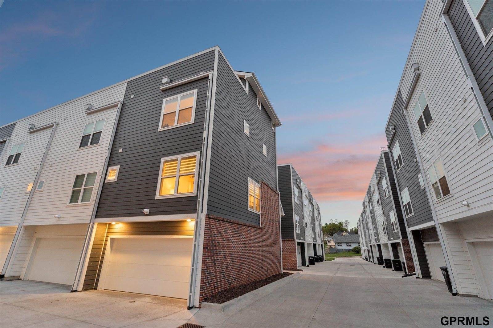 1911 Dahlman Rows Plaza, Omaha, NE 68108