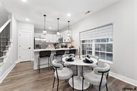 1911 Dahlman Rows Plaza, Omaha, NE 68108