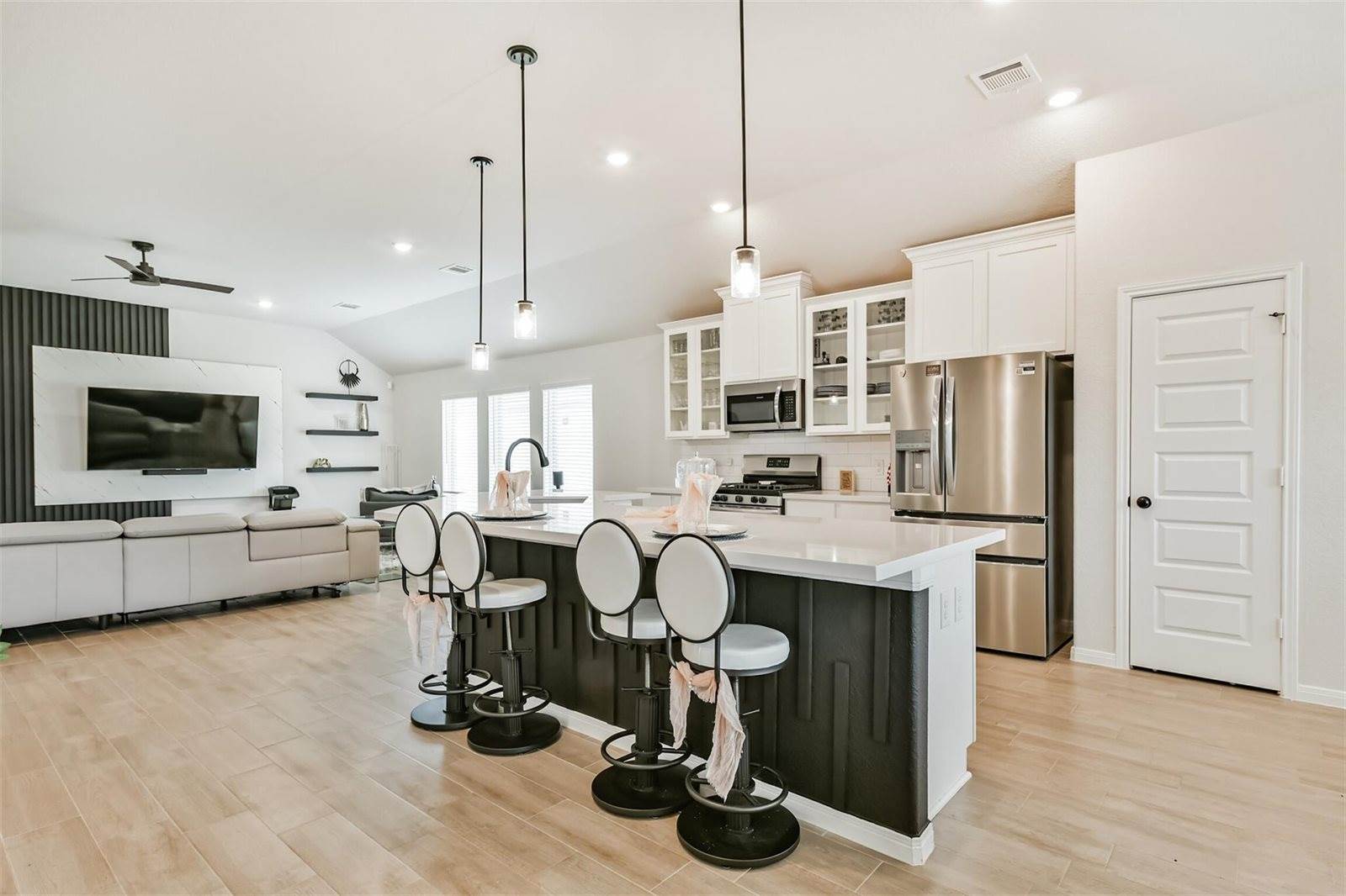 248 Eagleville Drive, Alvin, TX 77511