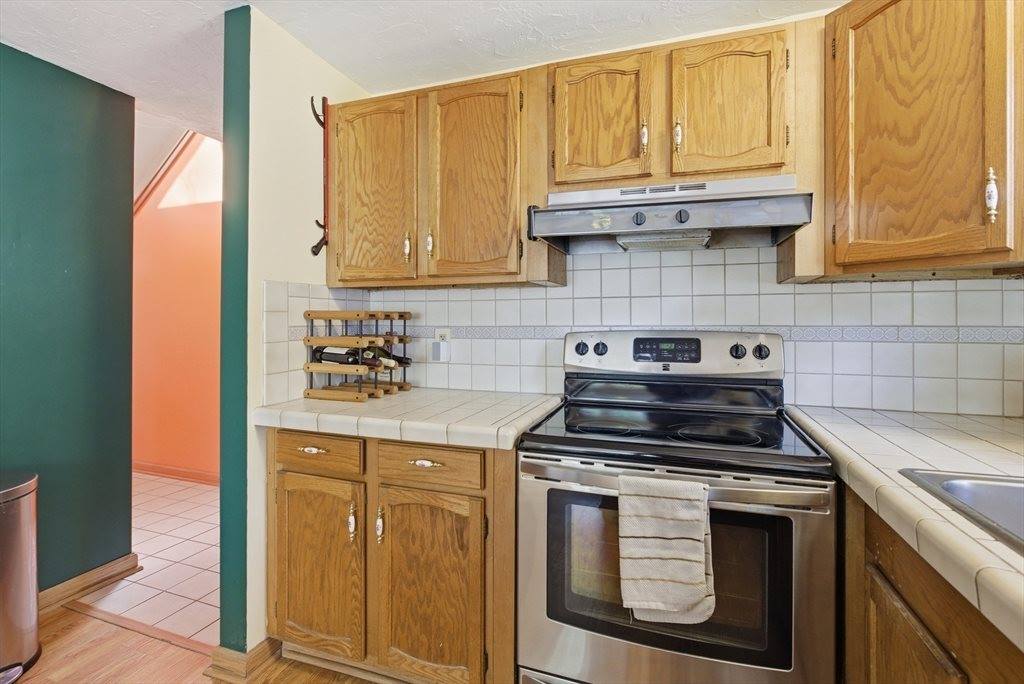 19 Mockingbird Ln, Maynard, MA 01754
