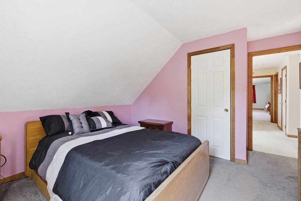 19 Mockingbird Ln, Maynard, MA 01754