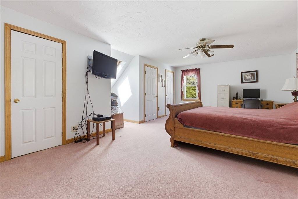 19 Mockingbird Ln, Maynard, MA 01754