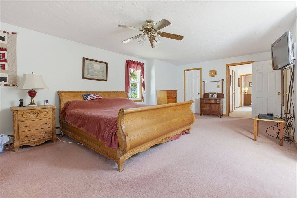19 Mockingbird Ln, Maynard, MA 01754