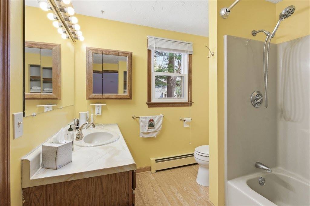 19 Mockingbird Ln, Maynard, MA 01754