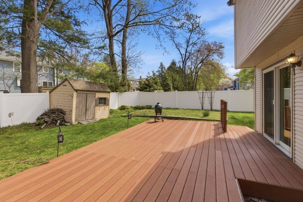 19 Mockingbird Ln, Maynard, MA 01754