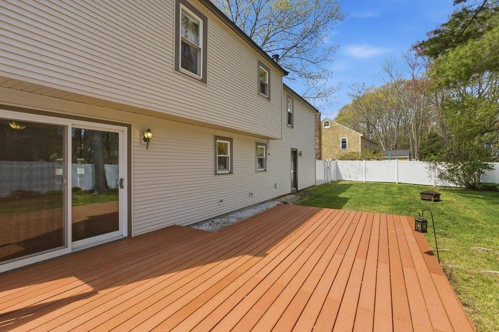 19 Mockingbird Ln, Maynard, MA 01754