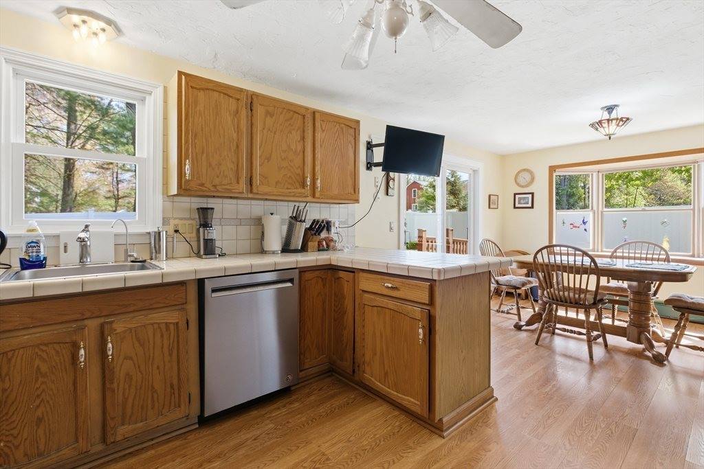 19 Mockingbird Ln, Maynard, MA 01754