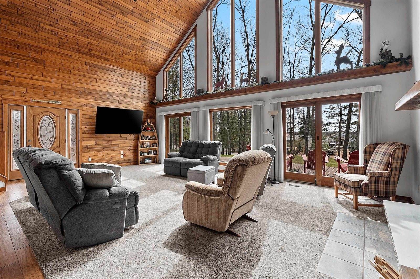 9232 West Lake Drive, Pound, WI 54161