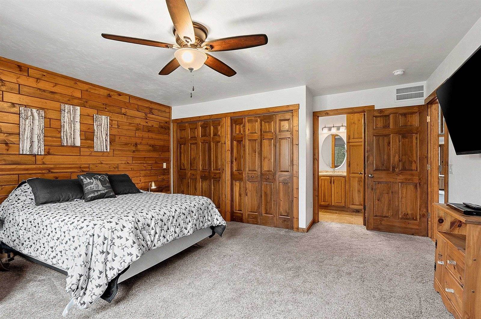 9232 West Lake Drive, Pound, WI 54161