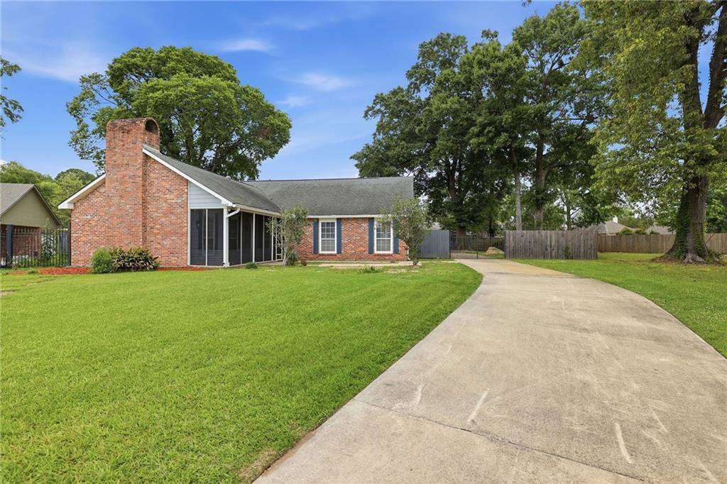 10463 North Carriage House Drive, Baton Rouge, LA 70815