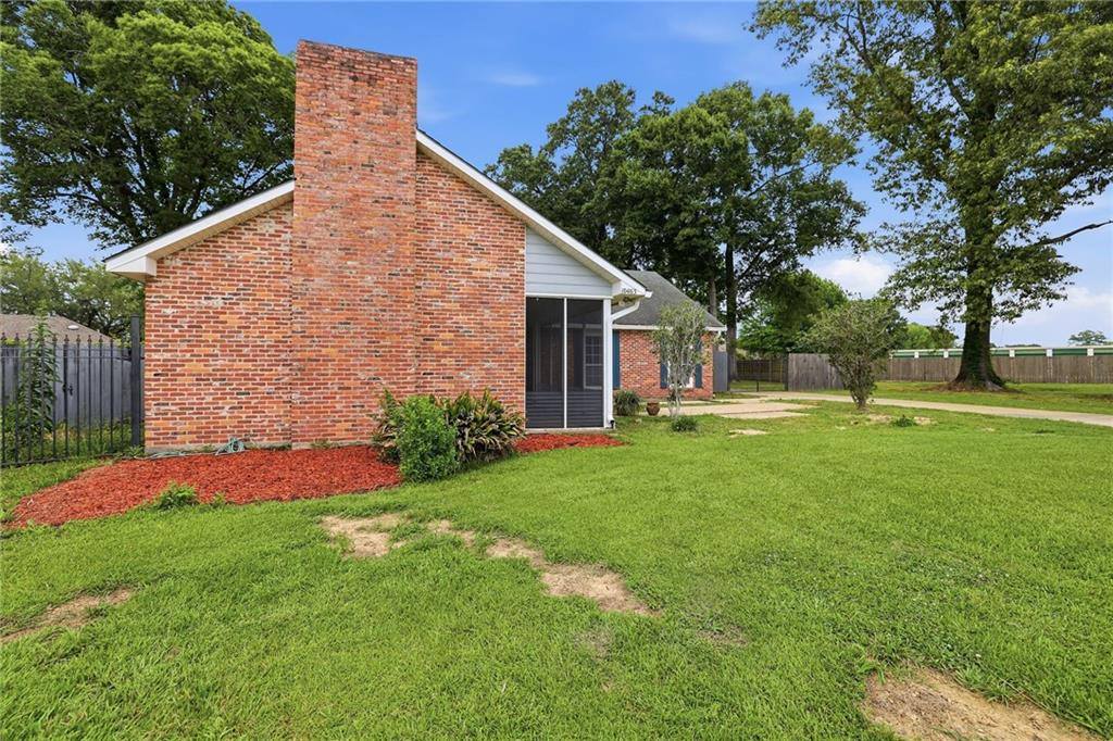 10463 North Carriage House Drive, Baton Rouge, LA 70815