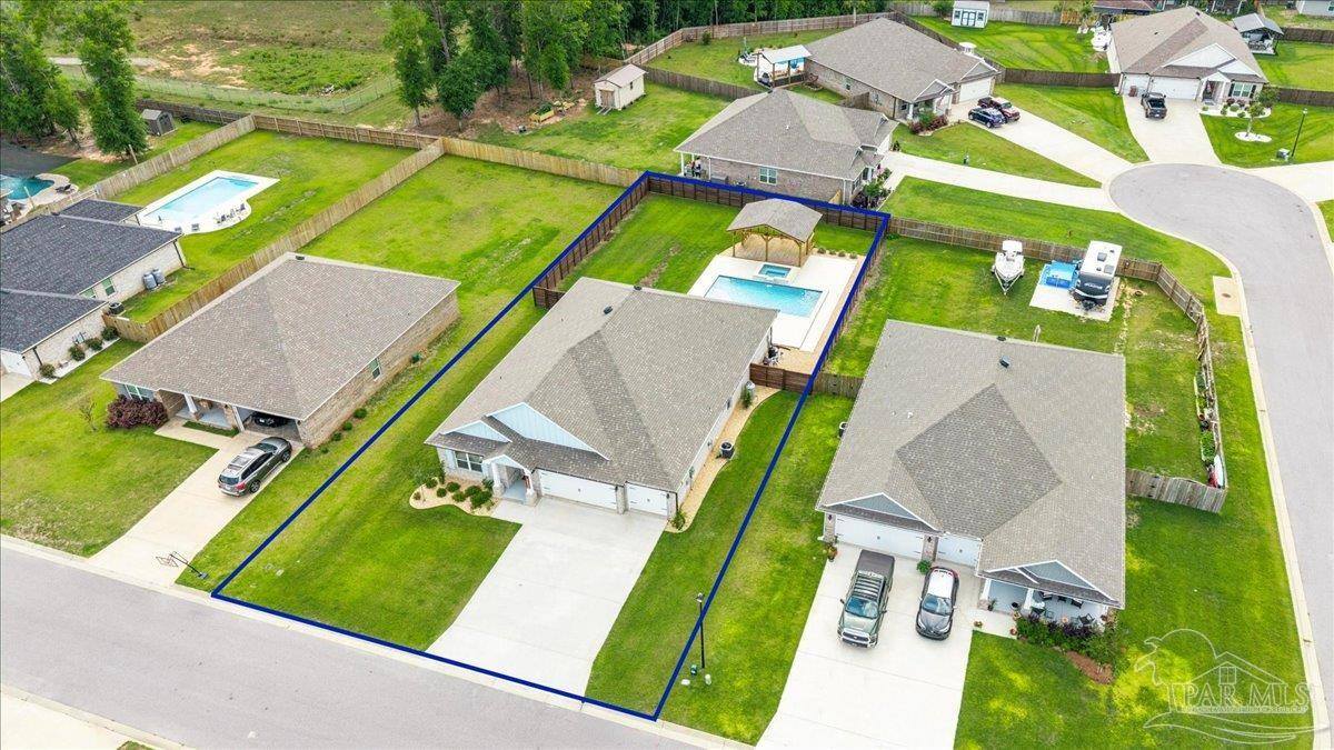 6161 Carson Dr, Milton, FL 32570