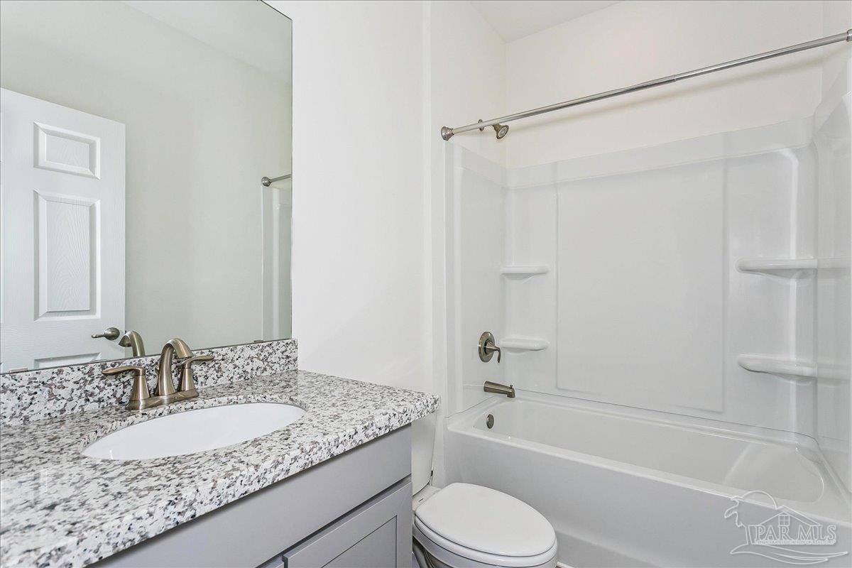 6161 Carson Dr, Milton, FL 32570