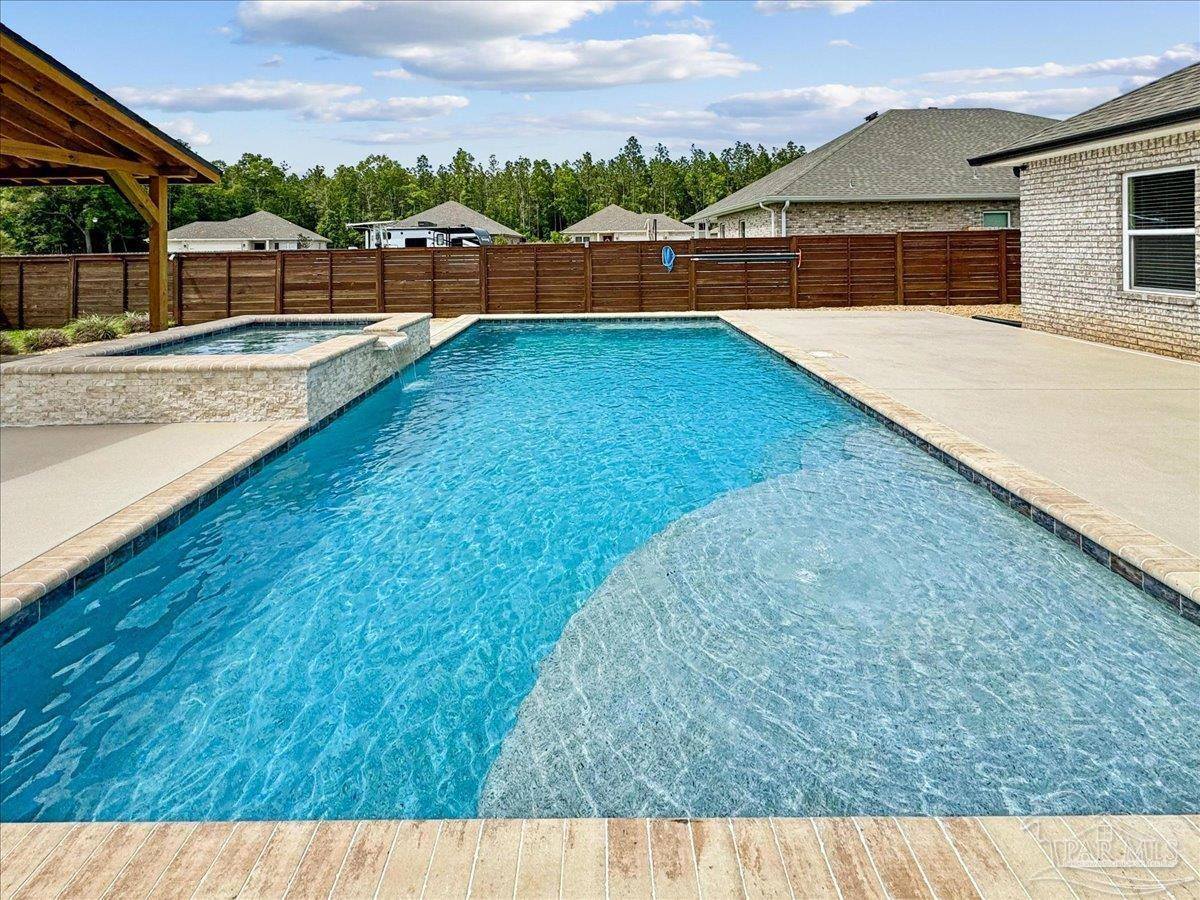 6161 Carson Dr, Milton, FL 32570