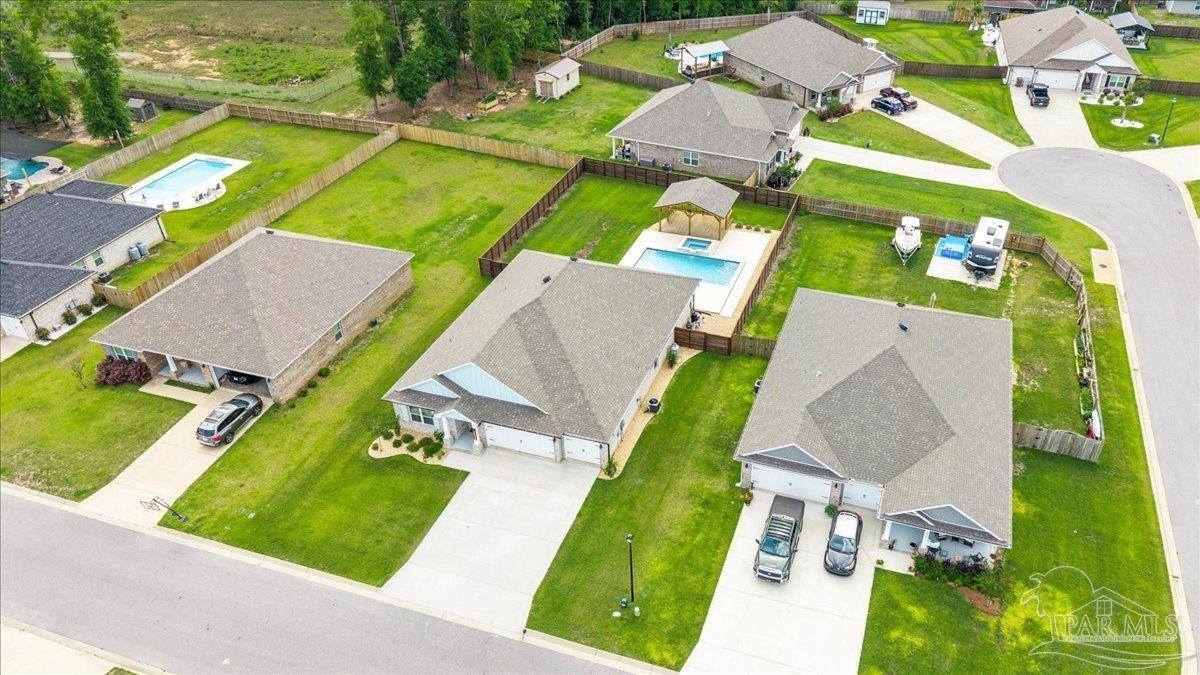6161 Carson Dr, Milton, FL 32570