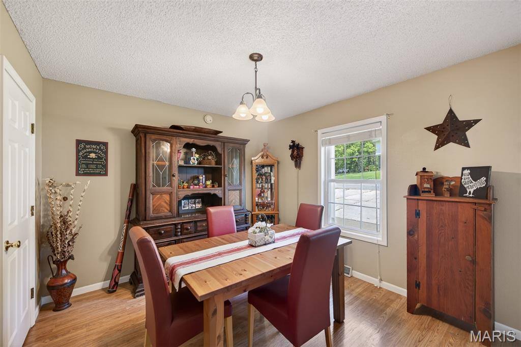 403 Stone Ridge Drive, Waynesville, MO 65583