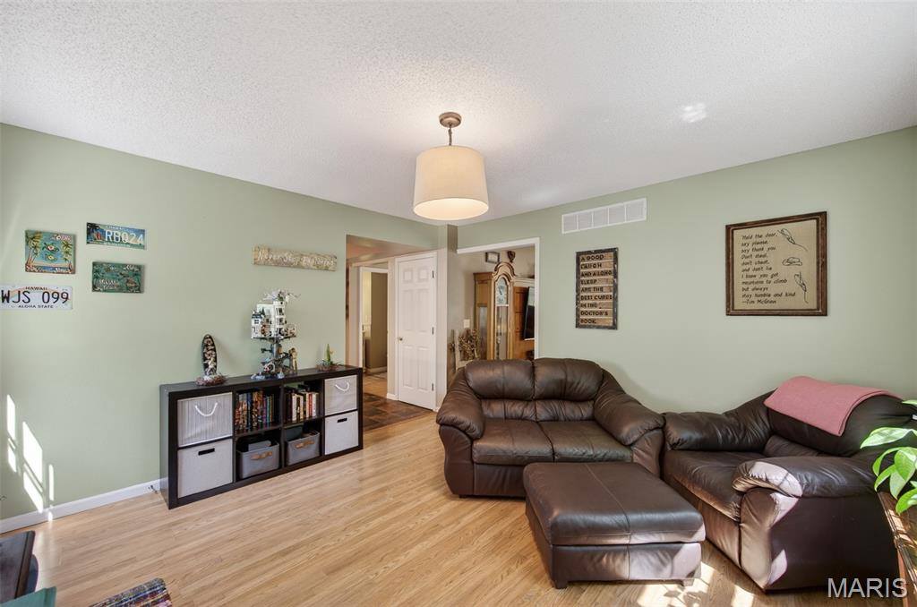 403 Stone Ridge Drive, Waynesville, MO 65583