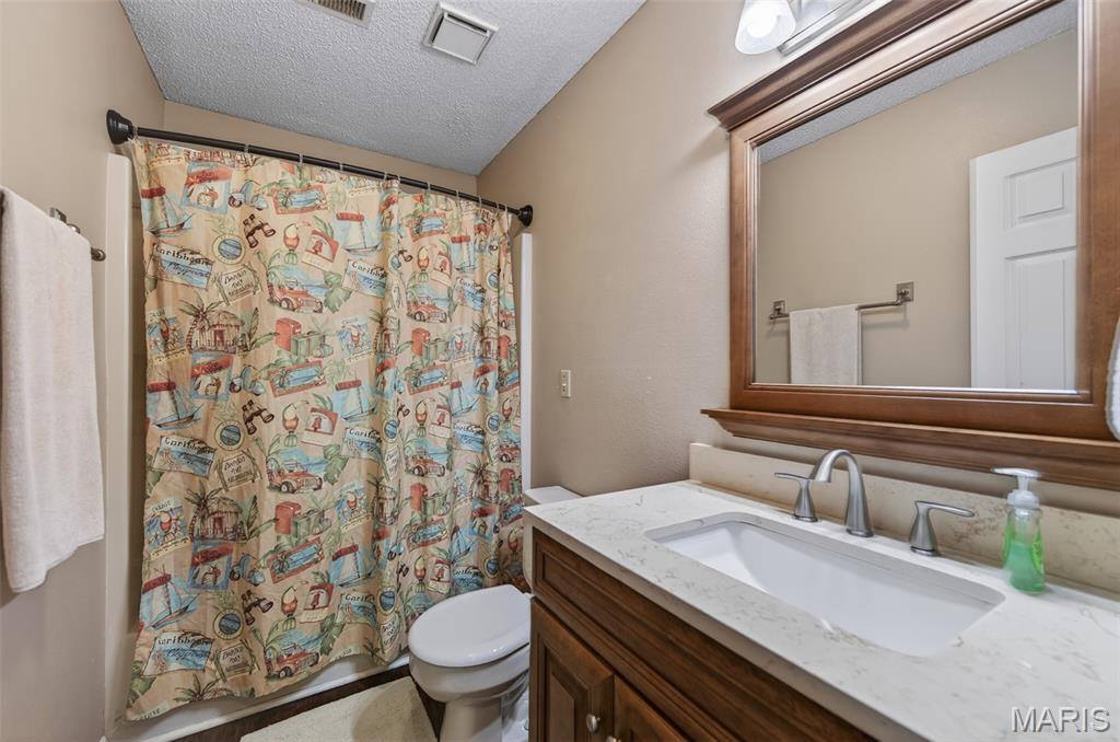 403 Stone Ridge Drive, Waynesville, MO 65583