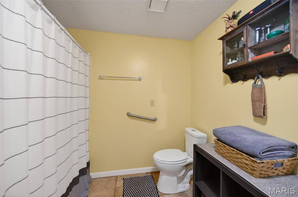 403 Stone Ridge Drive, Waynesville, MO 65583