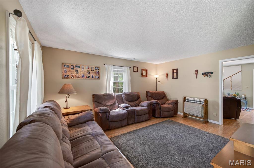 403 Stone Ridge Drive, Waynesville, MO 65583