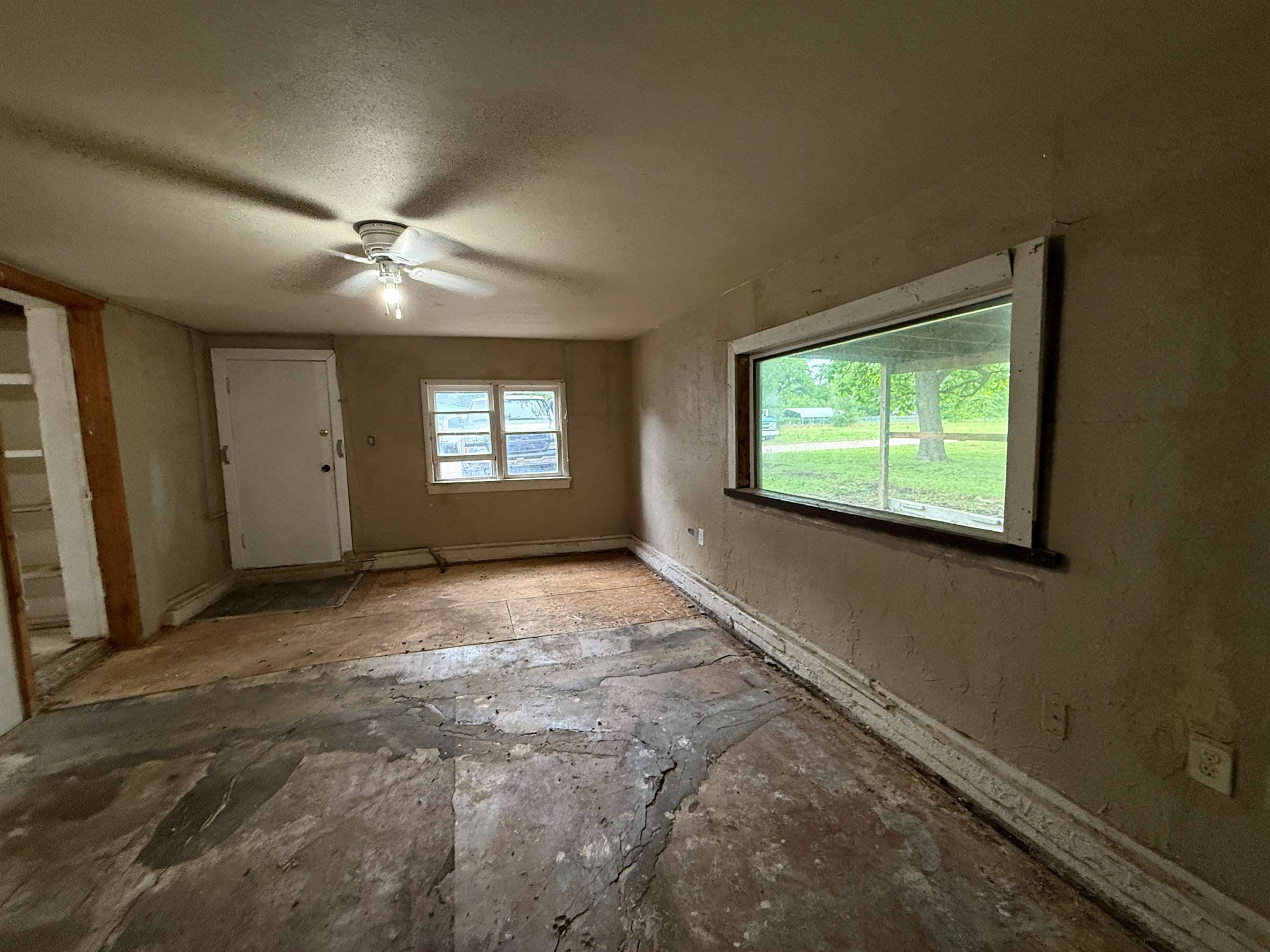 4521 W Newell Ave, Wichita, KS 67212